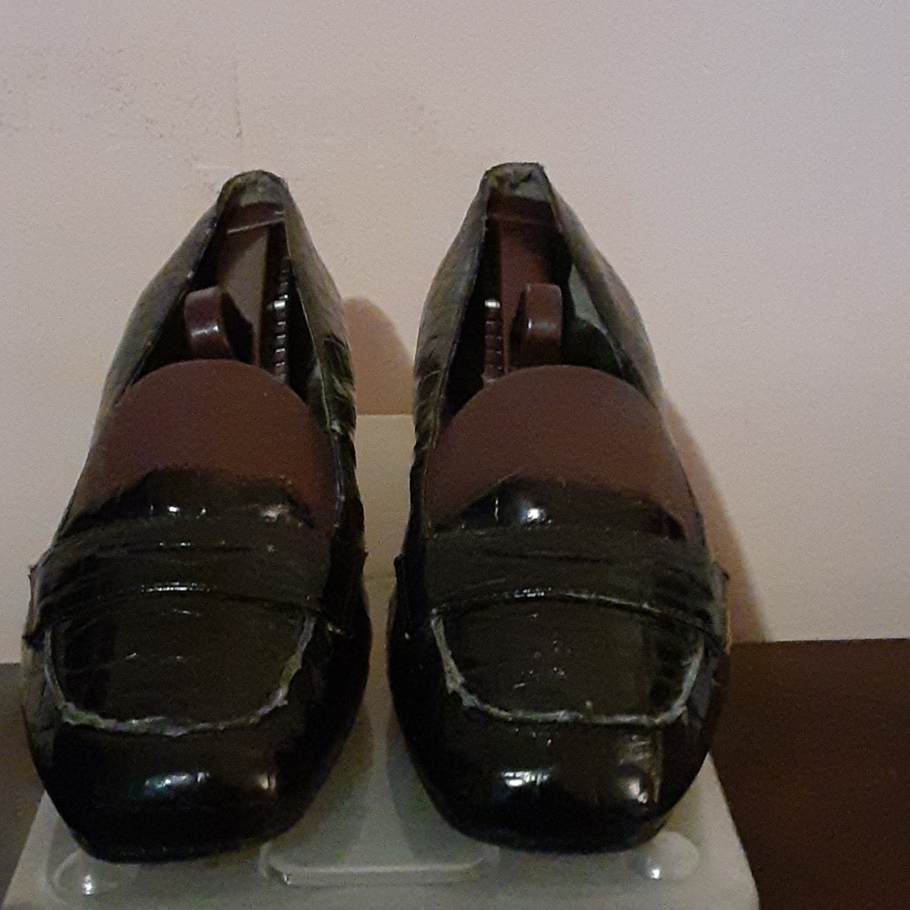 Black ladies Nine West snake skin loafers